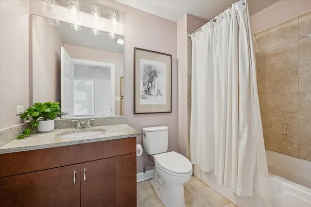 $475,000 | 3125 West Fullerton Avenue, Unit 419, Chicago, IL 60647