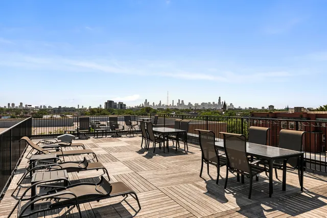 $475,000 | 3125 West Fullerton Avenue, Unit 419, Chicago, IL 60647