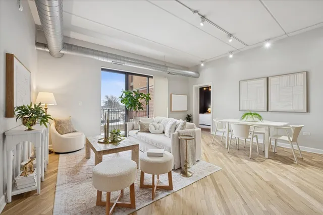 $475,000 | 3125 West Fullerton Avenue, Unit 419, Chicago, IL 60647