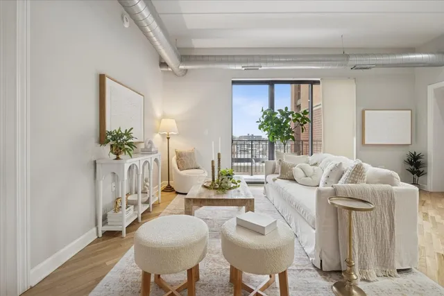 $475,000 | 3125 West Fullerton Avenue, Unit 419, Chicago, IL 60647