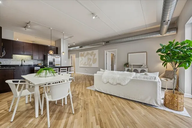 $475,000 | 3125 West Fullerton Avenue, Unit 419, Chicago, IL 60647