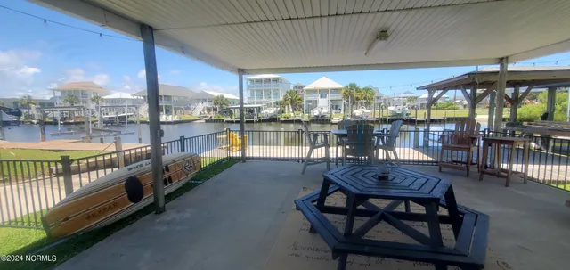 $2,800 | 6018 6th Street, Surf City, NC 28445