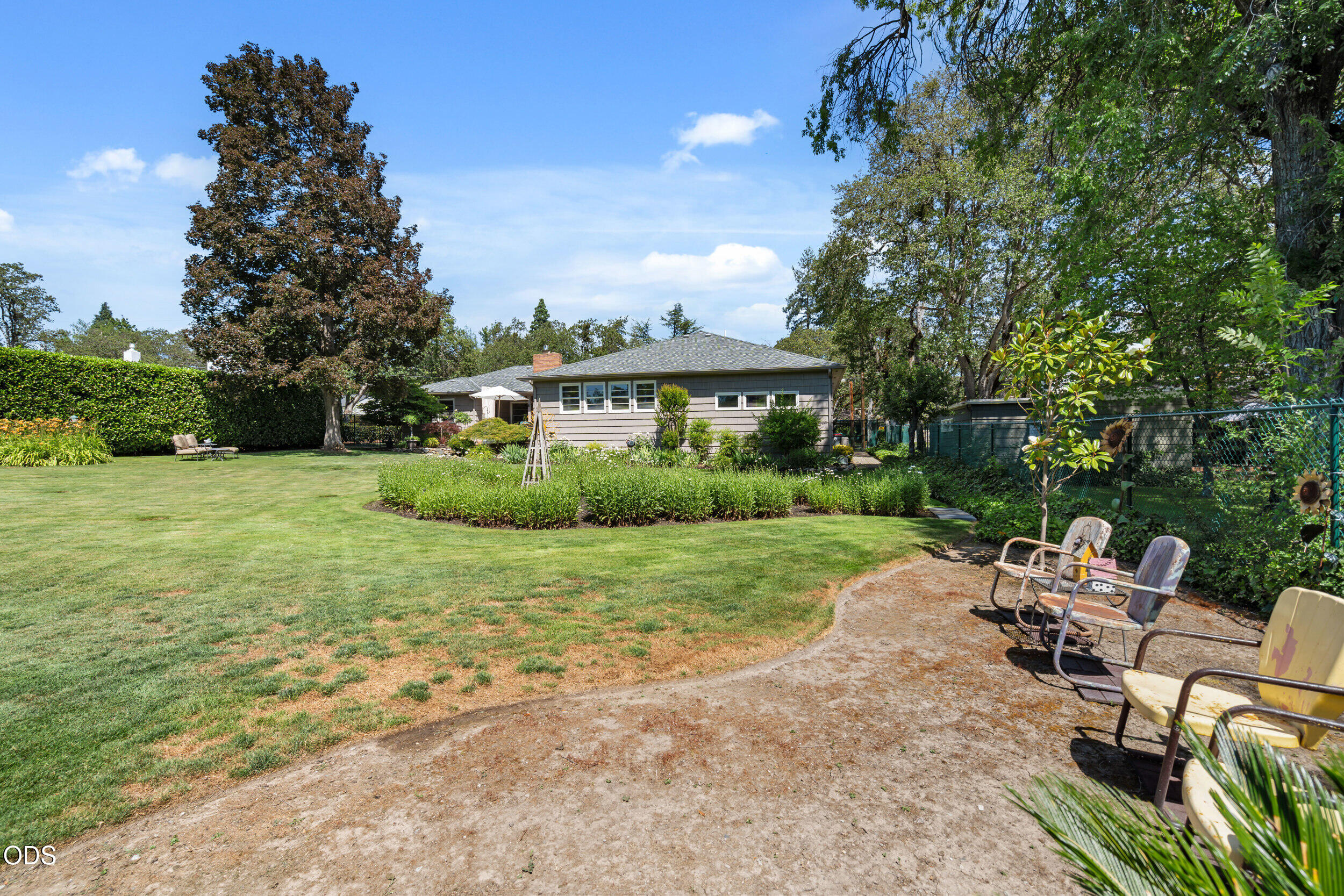 134 White Oak Road Medford, OR 97504 - Photo 42 of 64