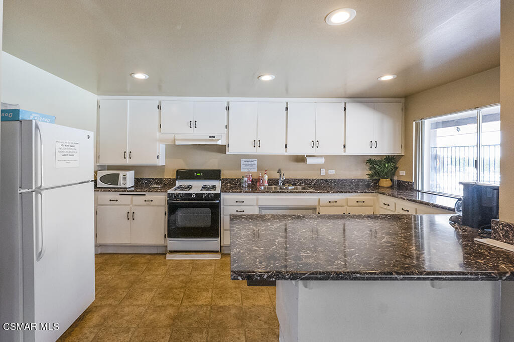 1550 Rory Lane, Unit 234 Simi Valley, CA 93063 - Photo 42 of 45 1550 Rory Lane #234 COMMUNITY (5)