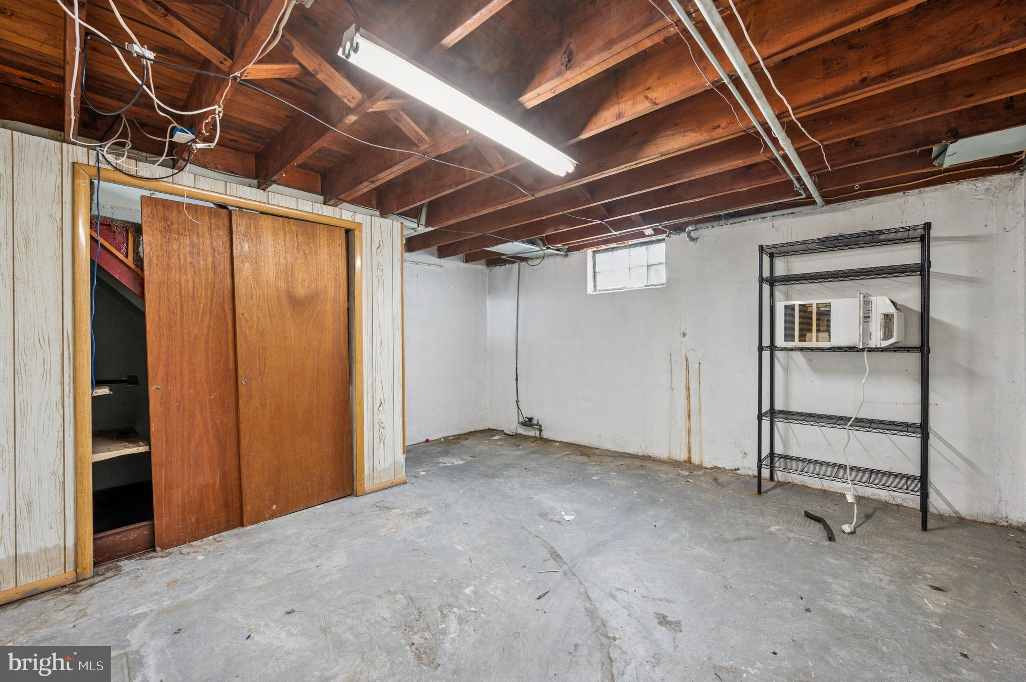 952 Grant Road Folcroft, PA 19032 - Photo 17 of 19 a view of an empty room
