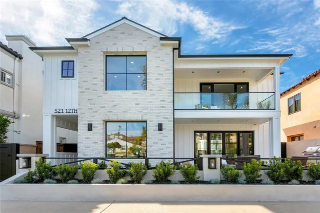 $6,695,000 | 521 12th Street, Huntington Beach, CA 92648