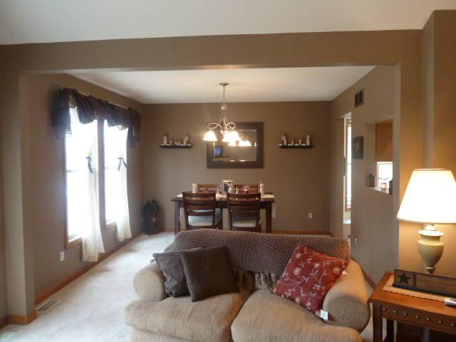 9125 South J T Court Mapleton, IL 61547 - Photo 4 of 15 Gallery Image 4