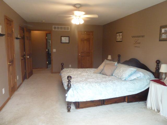 9125 South J T Court Mapleton, IL 61547 - Photo 6 of 15 Gallery Image 6