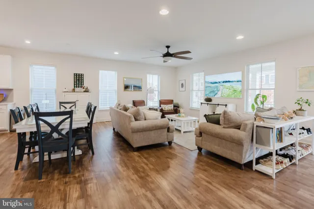 a view of entryway with a front door