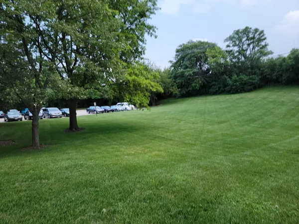 $1,575 | 1018 Castilian Court, Unit 309, Glenview, IL 60025