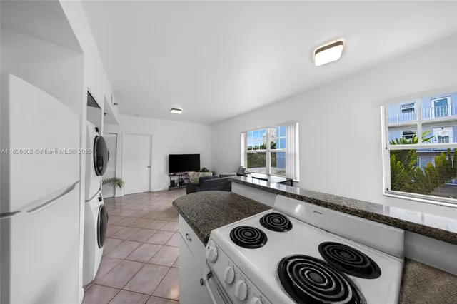 $295,000 | 1255 Pennsylvania Avenue, Unit 307, Miami Beach, FL 33139