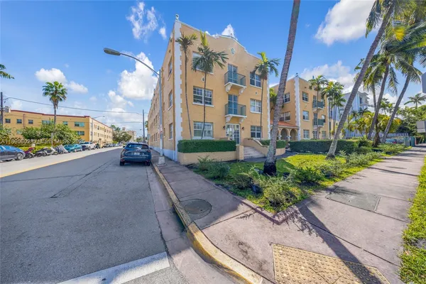 $295,000 | 1255 Pennsylvania Avenue, Unit 307, Miami Beach, FL 33139