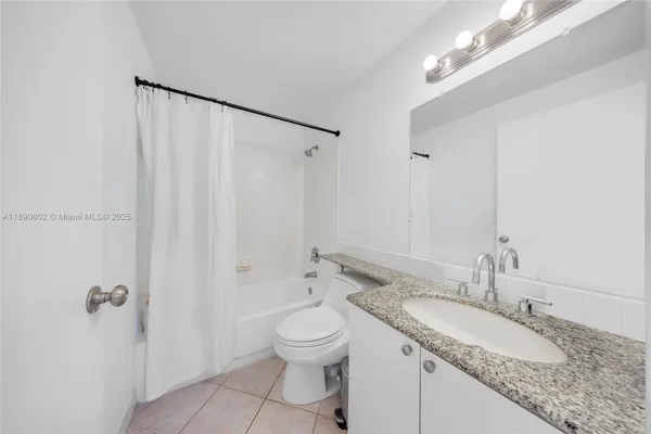 $295,000 | 1255 Pennsylvania Avenue, Unit 307, Miami Beach, FL 33139