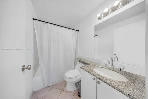 $295,000 | 1255 Pennsylvania Avenue, Unit 307, Miami Beach, FL 33139