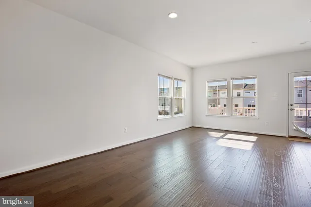 $3,150 | 10786 Hinton Way, Manassas, VA 20112