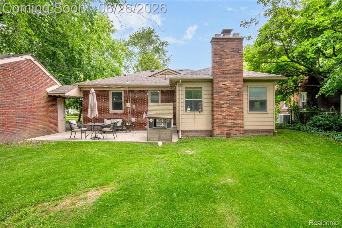 1179 Hampton Road Grosse Pointe, MI 48236 - Photo 28 of 37 34-1179 Hampton Rd_33.jpg