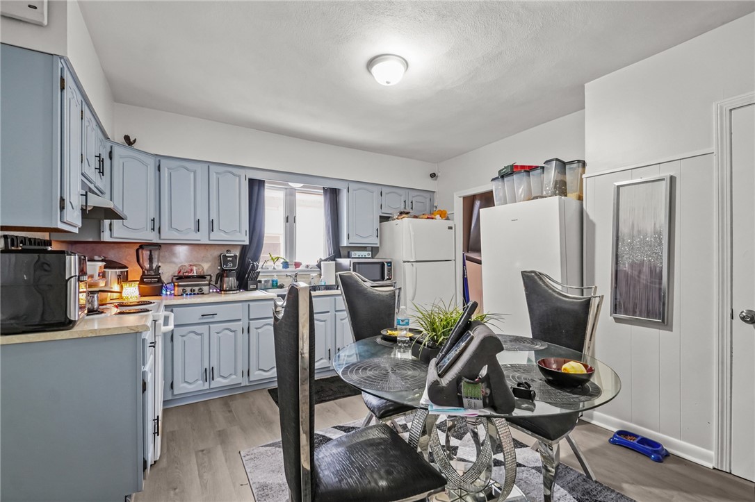 35 Laurel Street Pawtucket, RI 02860 - Photo 12 of 28