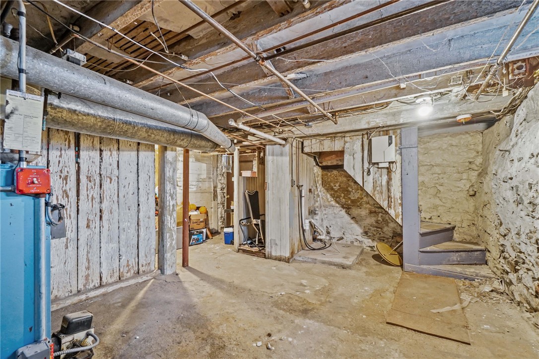 35 Laurel Street Pawtucket, RI 02860 - Photo 25 of 28