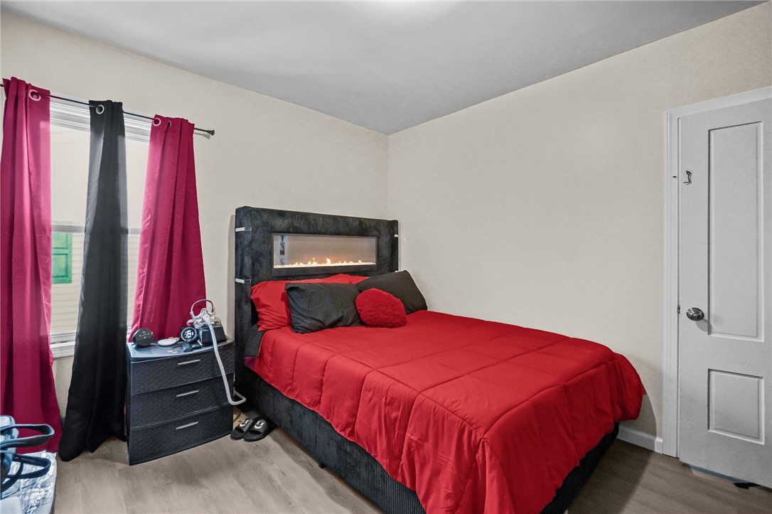 35 Laurel Street Pawtucket, RI 02860 - Photo 9 of 28