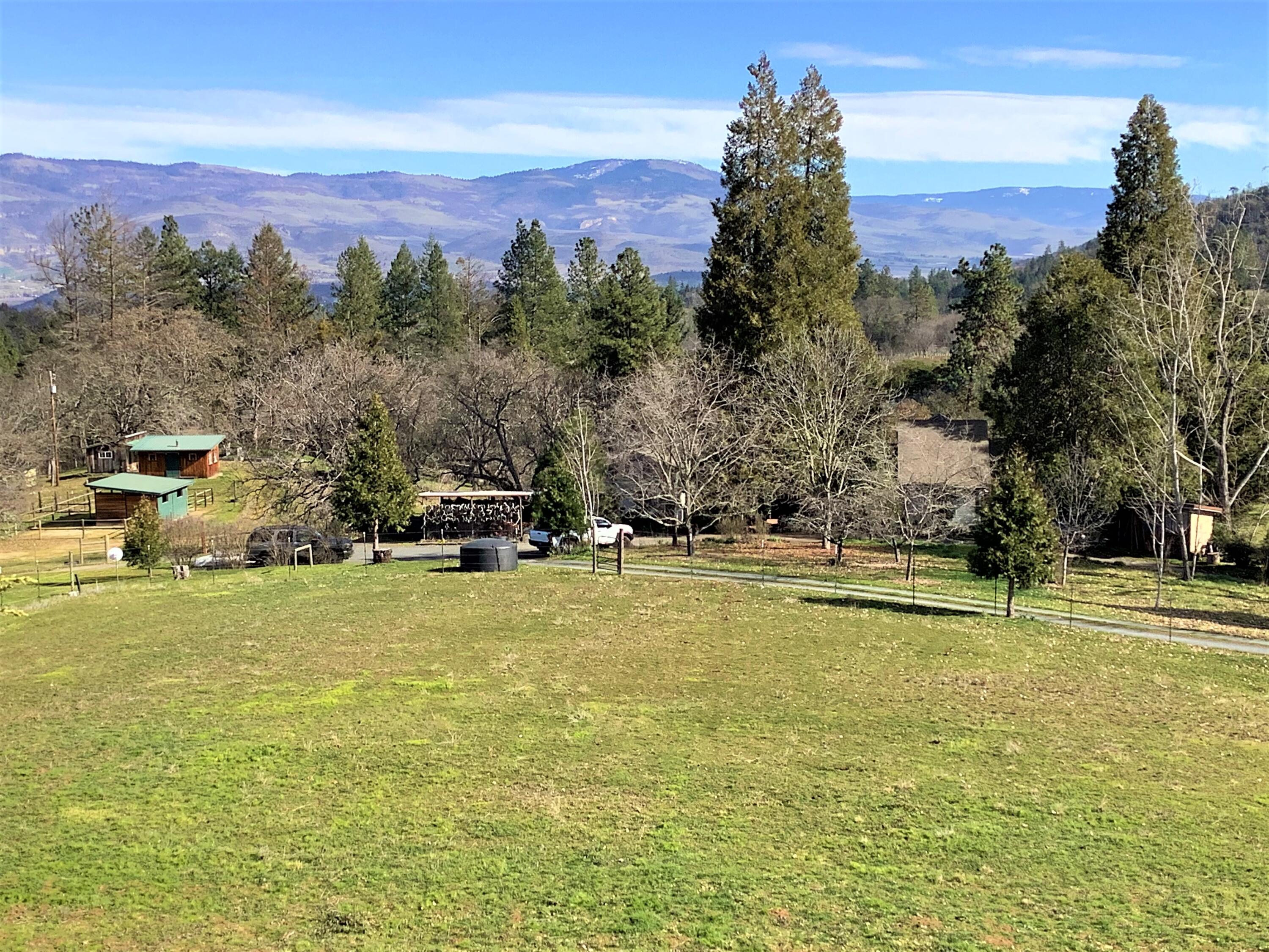 7017 Dark Hollow Road Medford, OR 97501 - Photo 3 of 74 7017 views
