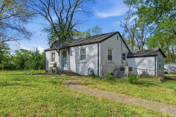 $1,800 | 2100 Jones Avenue, Nashville, TN 37207