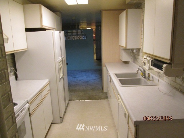 14828 Southeast 113th Street Renton, WA 98059 - Photo 3 of 15
