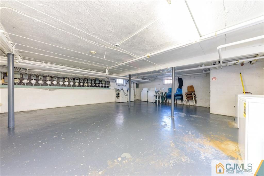 445 Morris Avenue, Unit D5 Springfield, NJ 07081 - Photo 21 of 21 a view of a studio with wooden floor