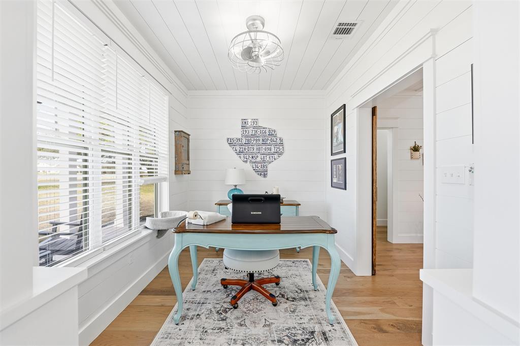 245 La Cresta Lane Perrin, TX 76486 - Photo 23 of 40 a living room with furniture and a window