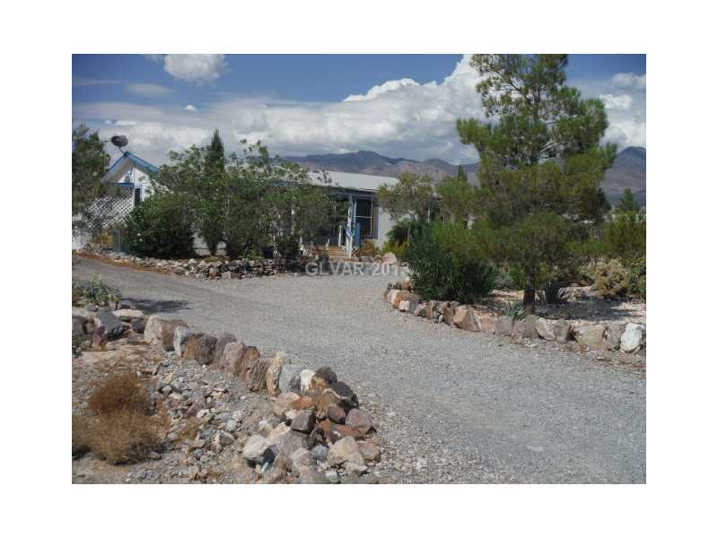 880 East Country Place Road Pahrump, NV 89060 - Photo 3 of 4 Property Photo. View to Circular Driveway