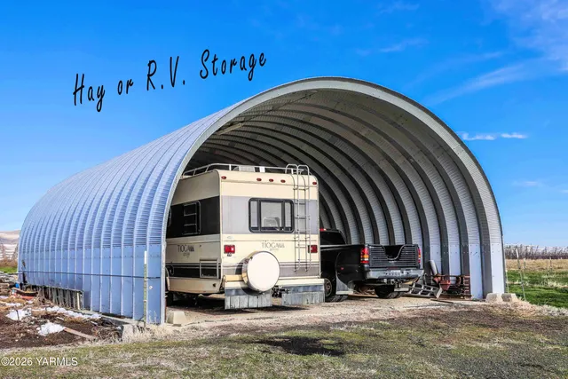 $850,000 | 1799 North Cottonwood Road, Yakima, WA 98908