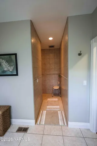 $850,000 | 1799 North Cottonwood Road, Yakima, WA 98908