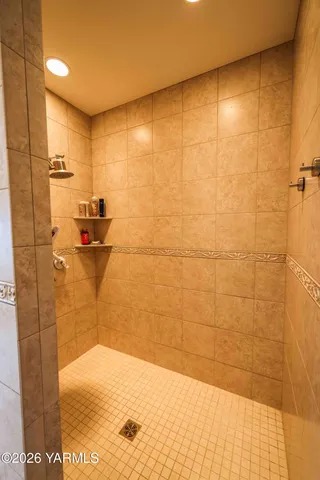 $850,000 | 1799 North Cottonwood Road, Yakima, WA 98908