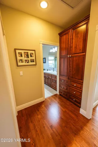 $850,000 | 1799 North Cottonwood Road, Yakima, WA 98908