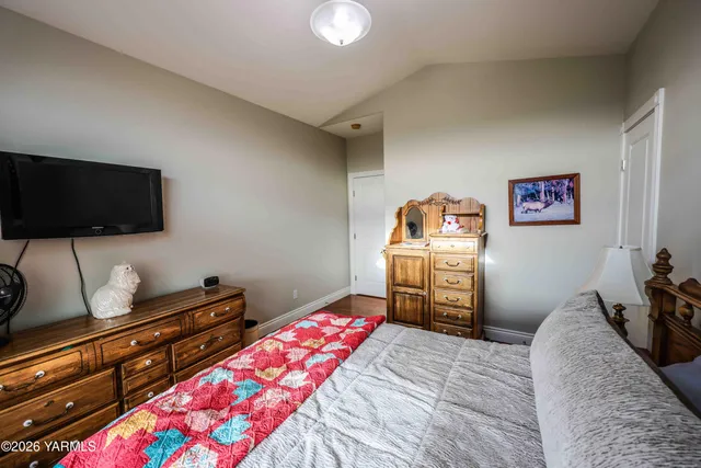 $850,000 | 1799 North Cottonwood Road, Yakima, WA 98908