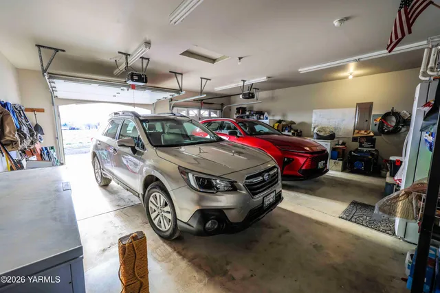 $850,000 | 1799 North Cottonwood Road, Yakima, WA 98908