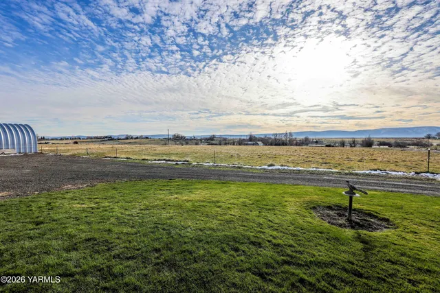 $850,000 | 1799 North Cottonwood Road, Yakima, WA 98908
