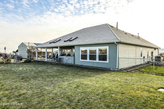 $850,000 | 1799 North Cottonwood Road, Yakima, WA 98908