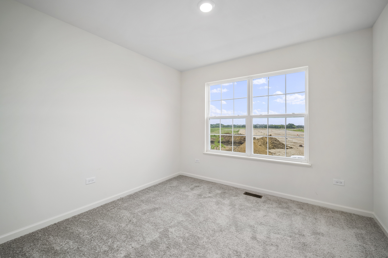 3668 Edelweiss Road Elgin, IL 60124 - Photo 16 of 23 an empty room with a window