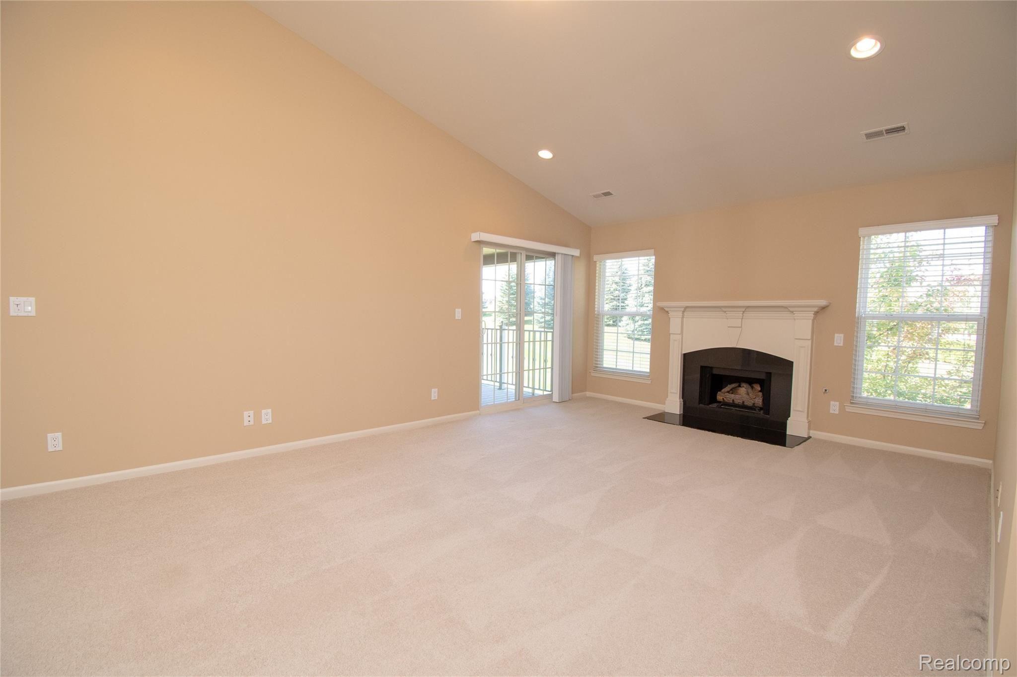 3580 Tremonte Circle, Unit 277 Rochester, MI 48306 - Photo 17 of 48 Great Room.jpg