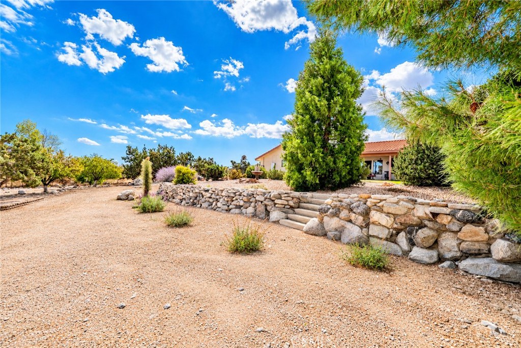 150 Smoke Tree Road Pinon Hills, CA 92372 - Photo 8 of 63 Gallery Image 8
