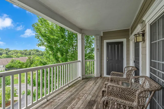 a view of a yard with an trees