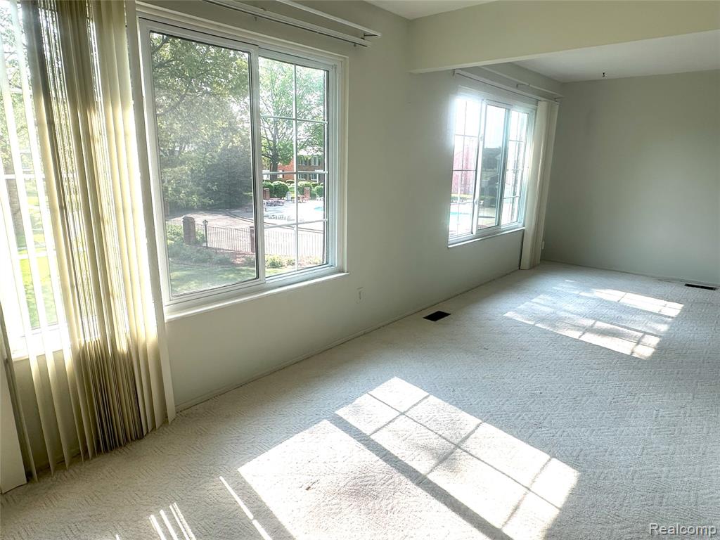 29330 Hoover Road, Unit 330 Warren, MI 48093 - Photo 9 of 31