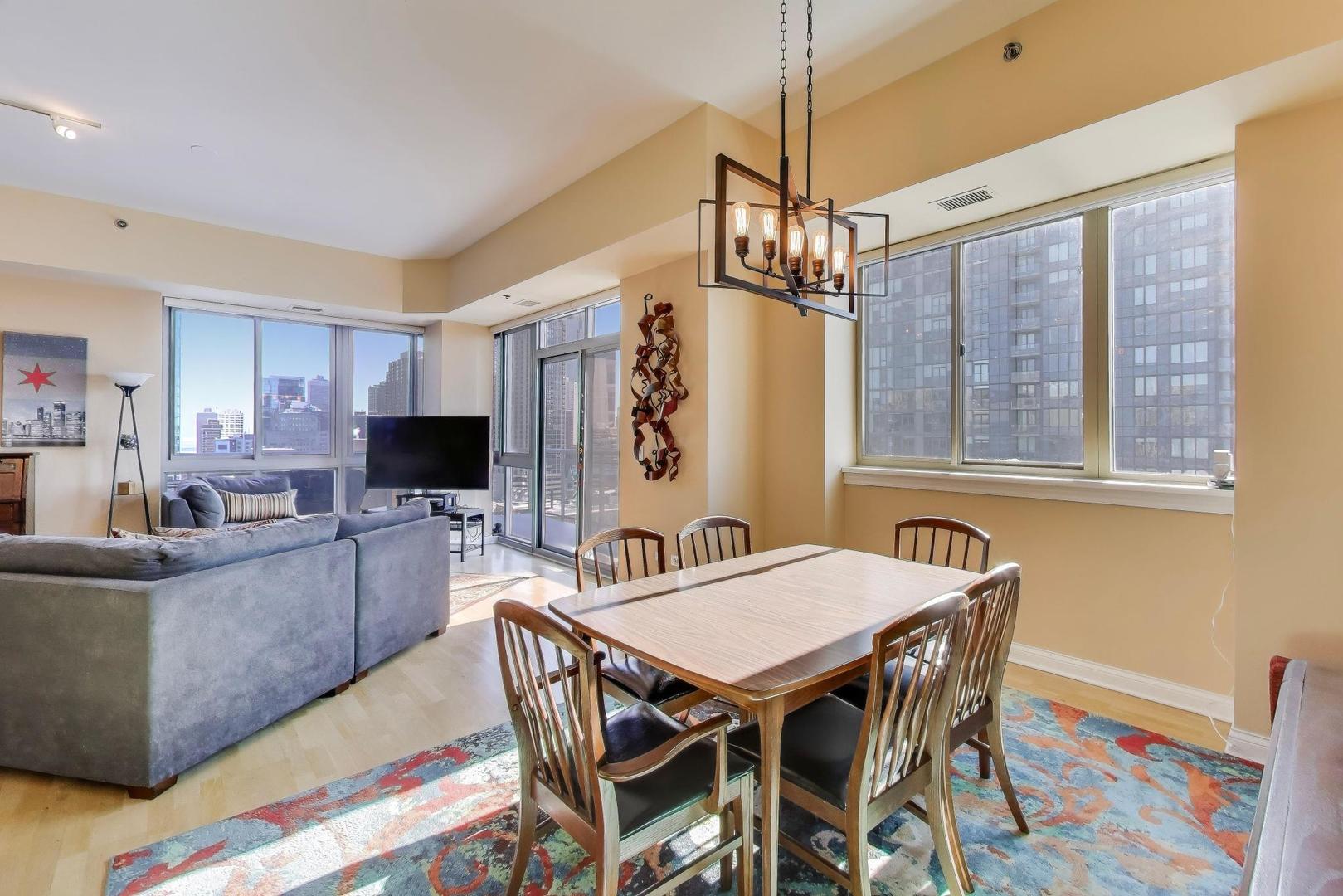 230 West Division Street, Unit 1405 Chicago, IL 60610 - Photo 11 of 27