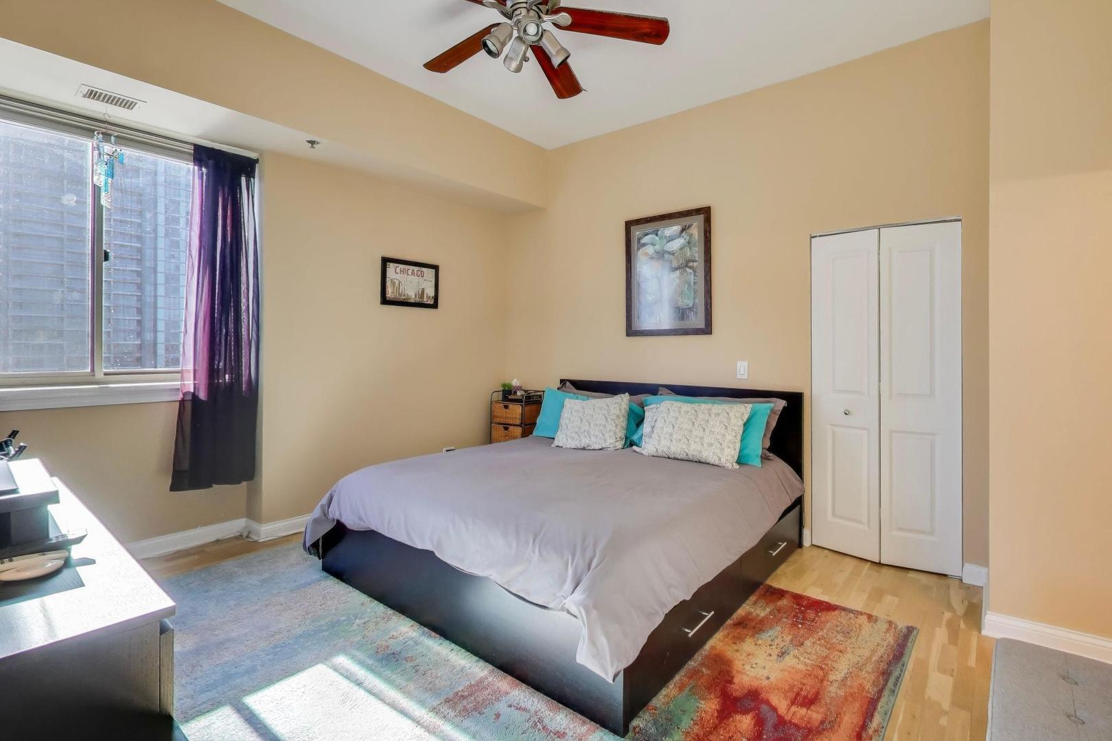 230 West Division Street, Unit 1405 Chicago, IL 60610 - Photo 13 of 27