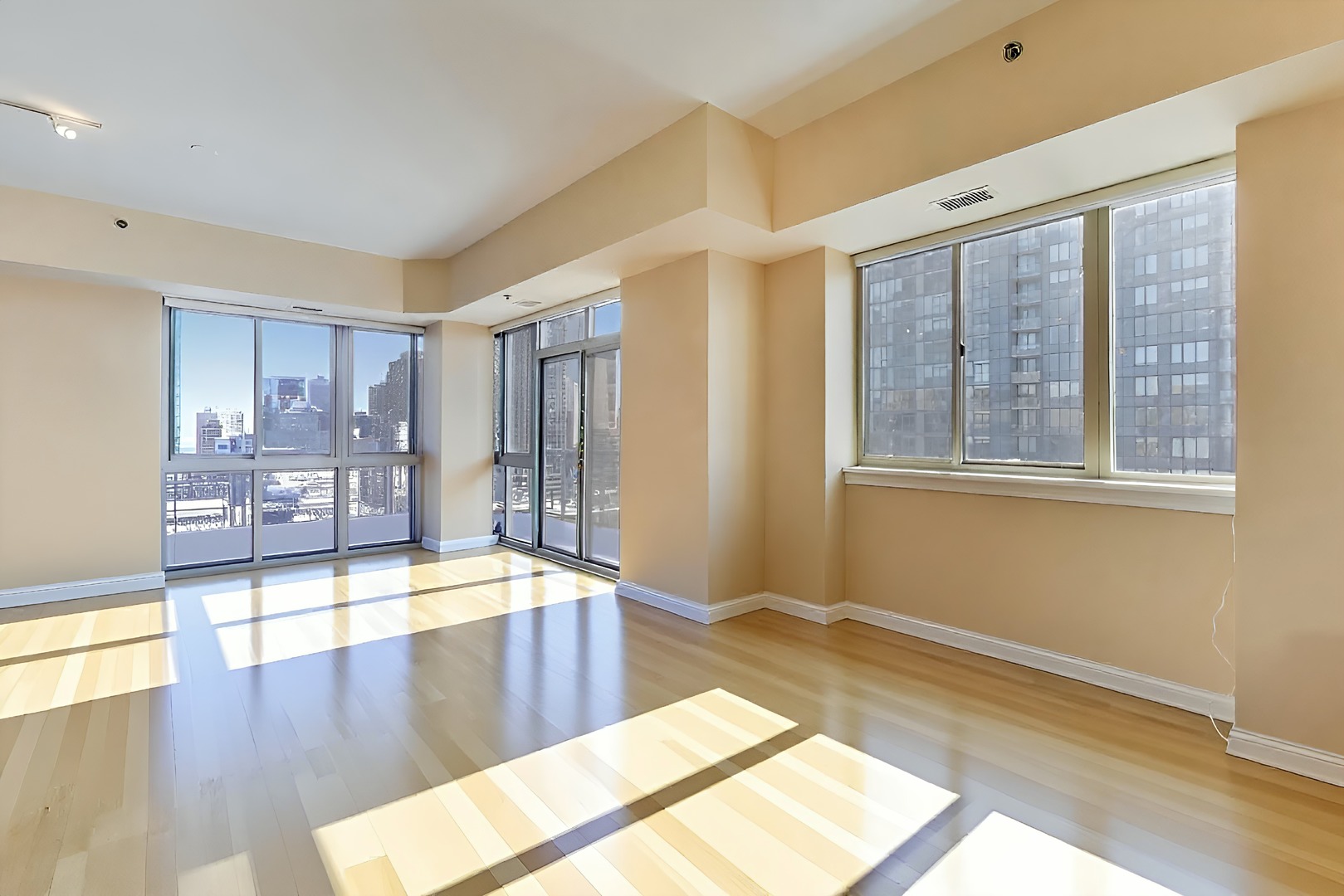230 West Division Street, Unit 1405 Chicago, IL 60610 - Photo 4 of 27
