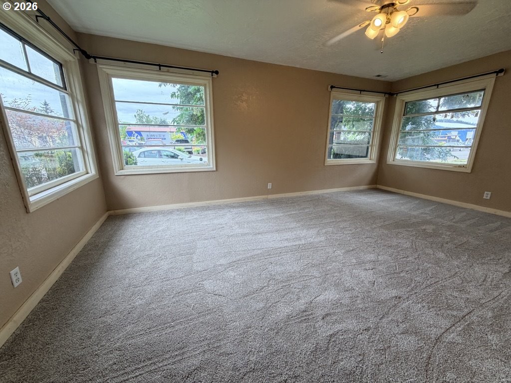 307 Sherman Street Amity, OR 97101 - Photo 7 of 18 Living Room