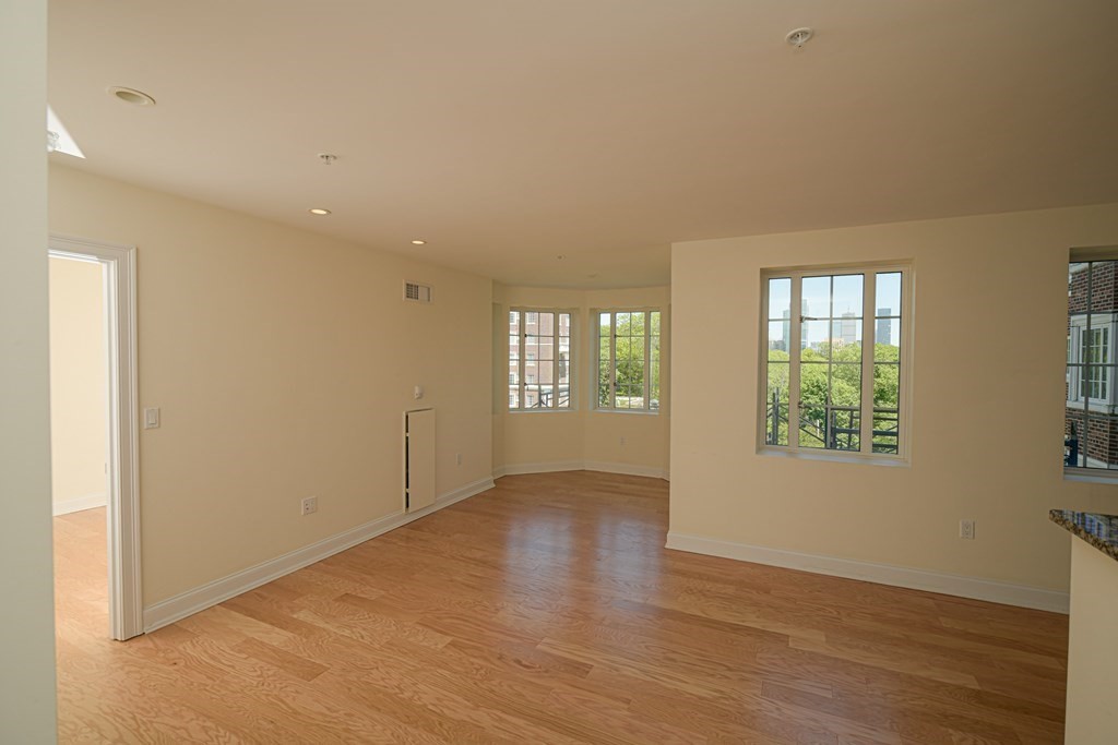 20 Chapel Street, Unit C604 Brookline, MA 02446 - Photo 8 of 18