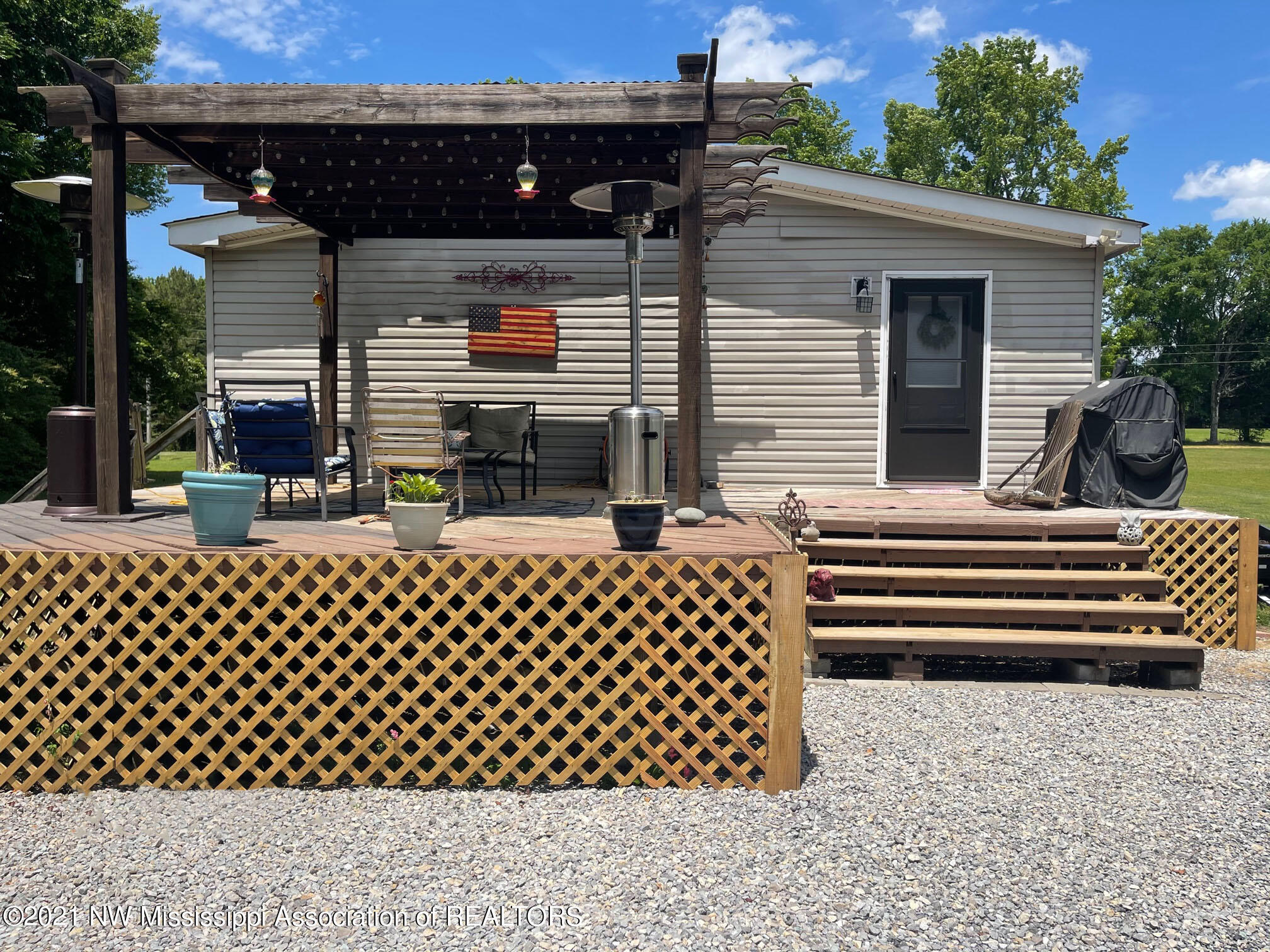 188 Watkins Road Byhalia, MS 38611 - Photo 2 of 39 Deck