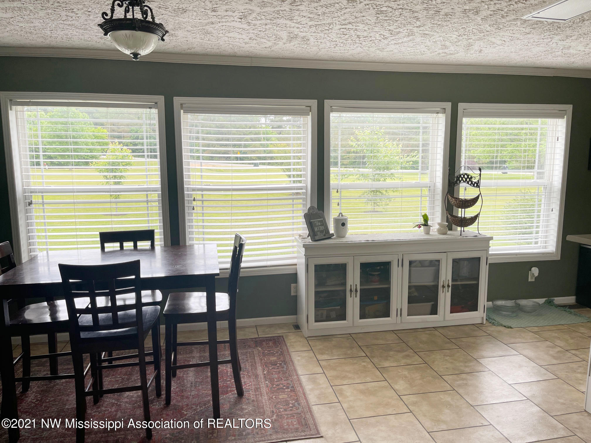 188 Watkins Road Byhalia, MS 38611 - Photo 21 of 39 Kitchen windows