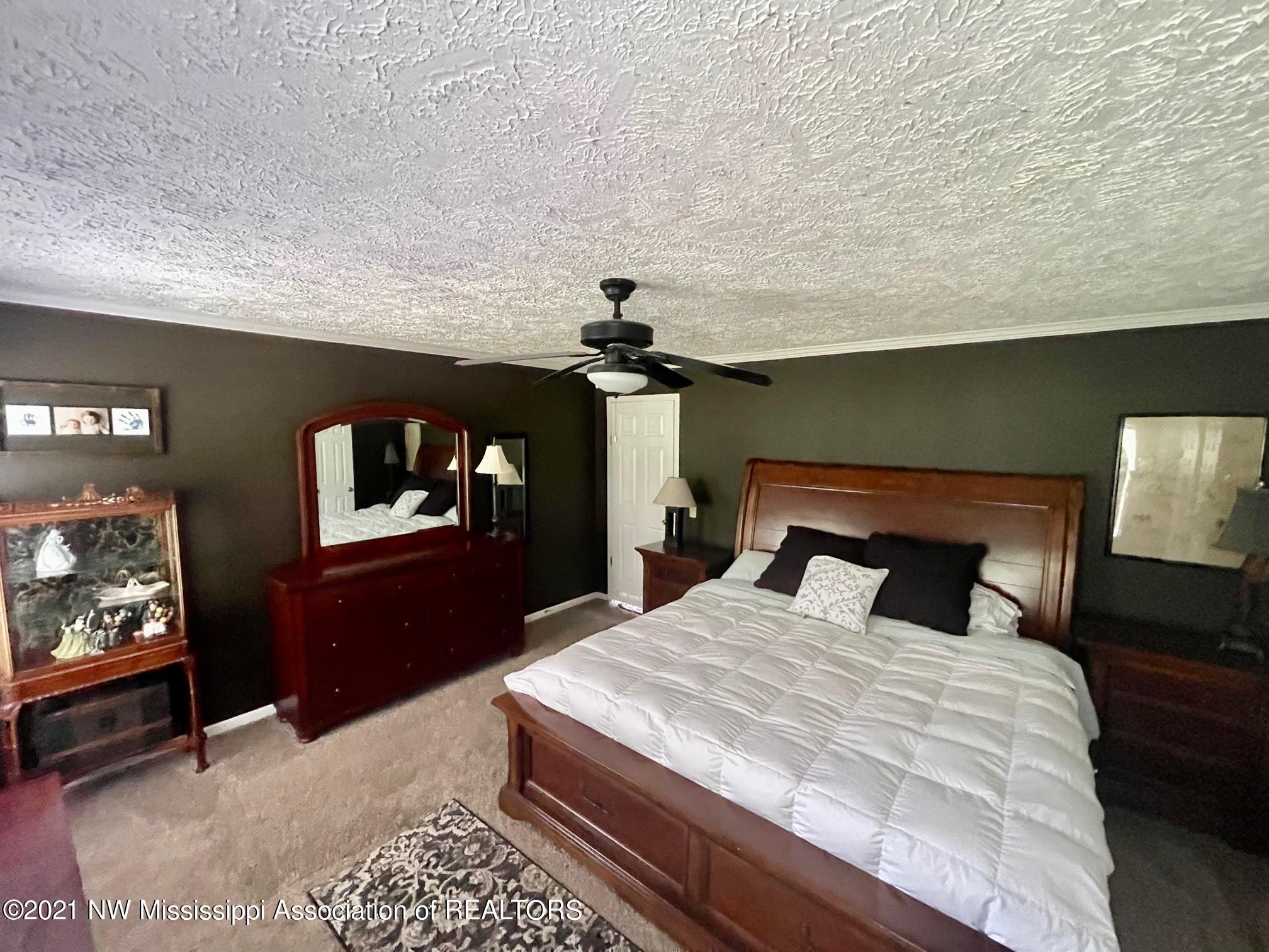 188 Watkins Road Byhalia, MS 38611 - Photo 27 of 39 Master BR 4
